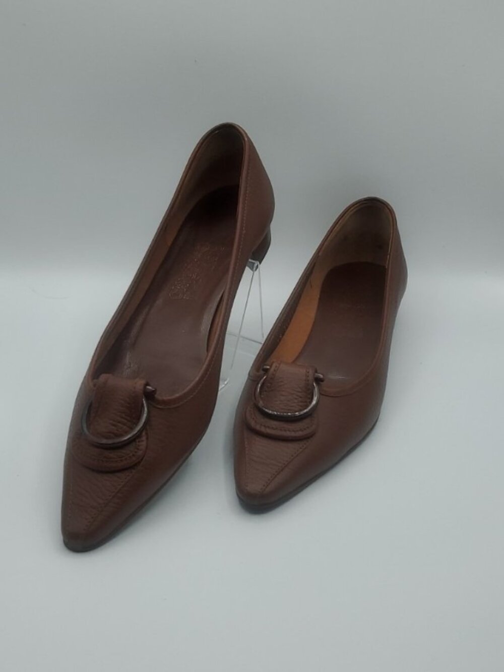SALVATORE FERRAGAMO Women Gancini Brown Leather Flat Heel Shoes Size 10 B
